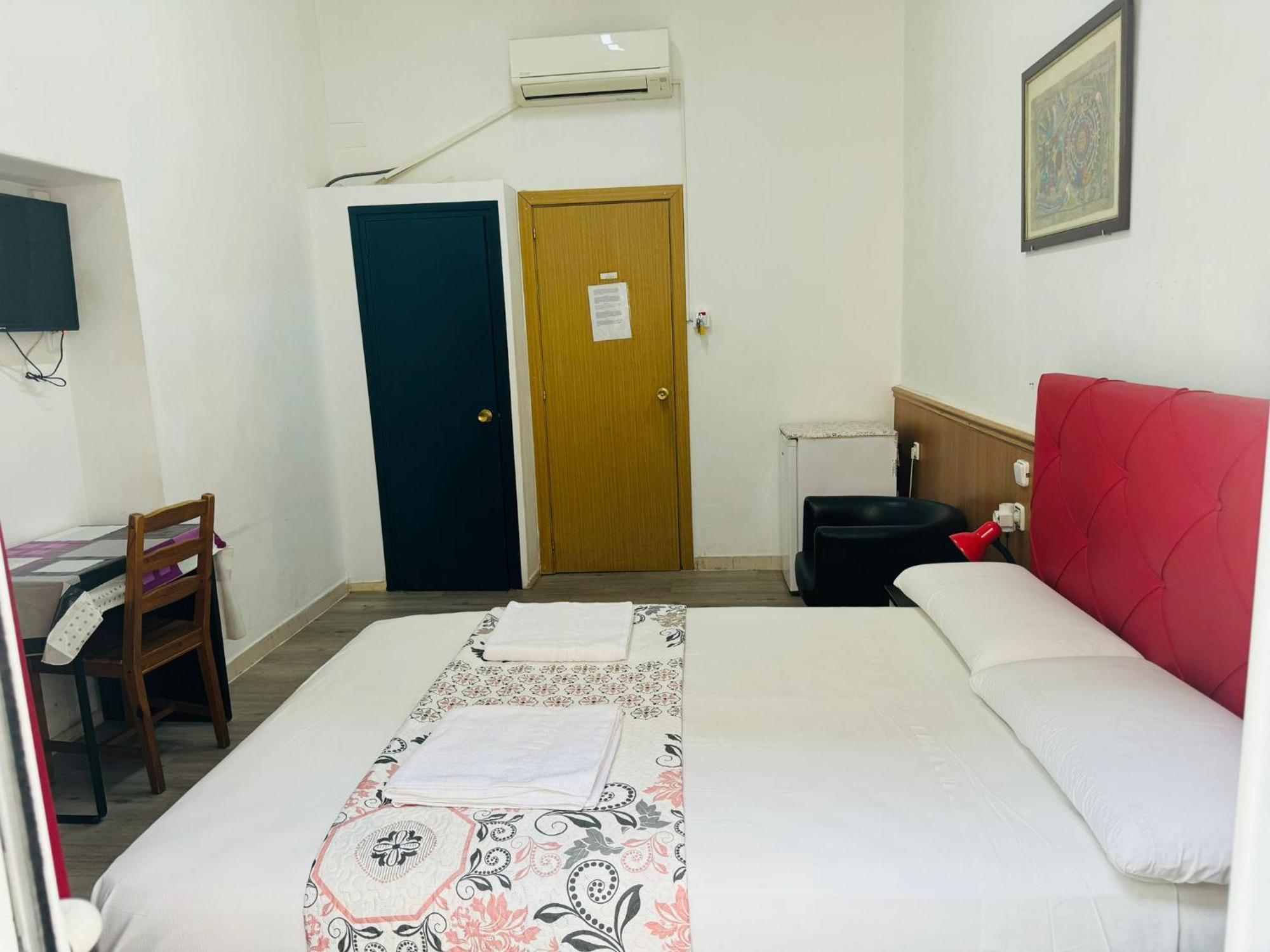 Hostal Mont Thabor — Foto 3